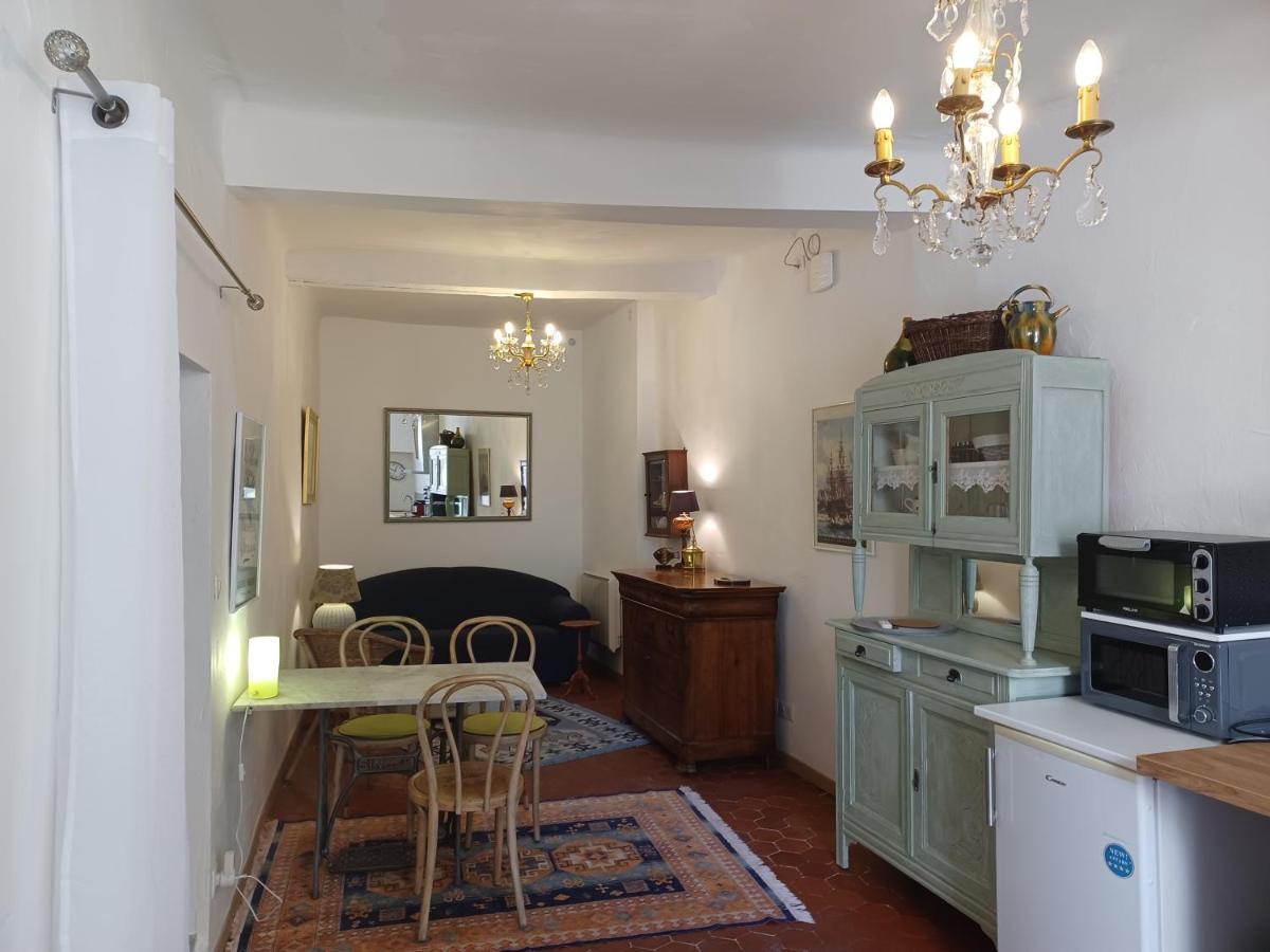Apartmán L'Horloge Aups Exteriér fotografie